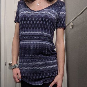Patterned Comfy V-Neck T-shirt